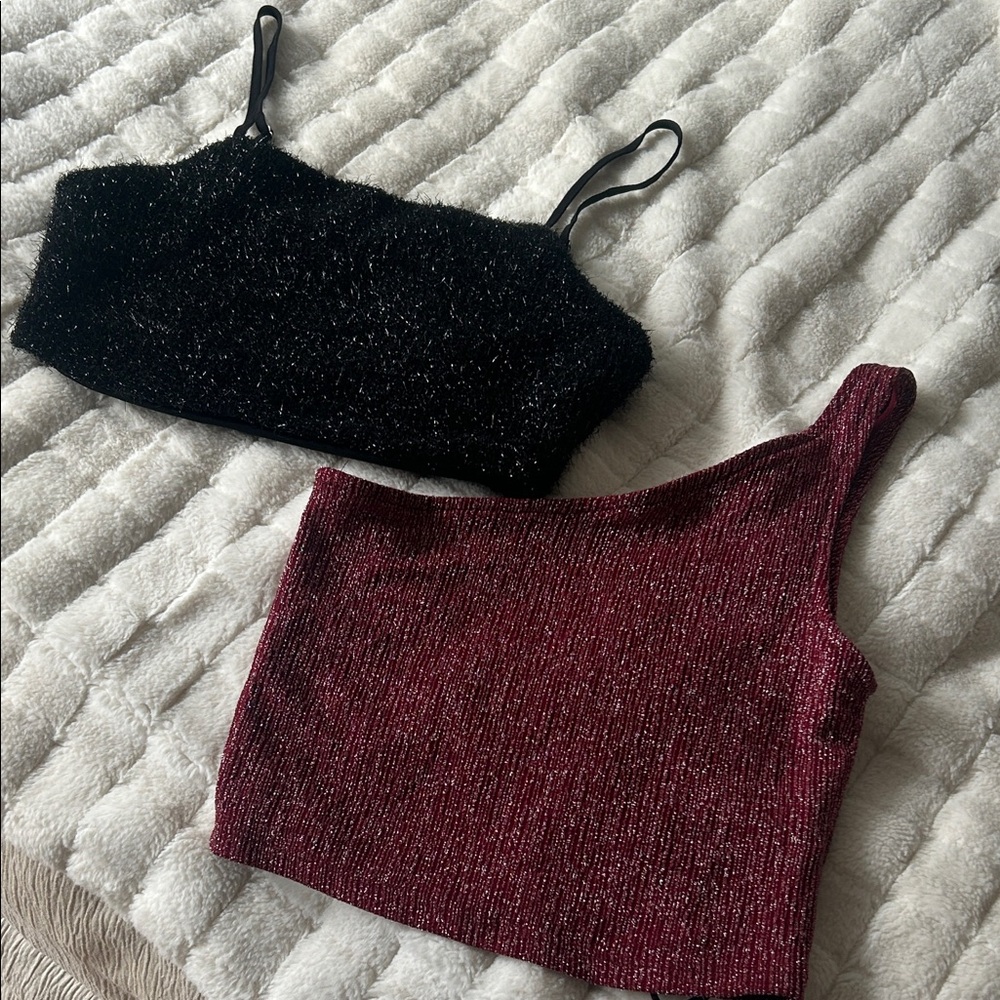 2 FESTIVE NWOT Sparkle Tops! Vero Moda Black and forever 21 Red -Crop Tops
